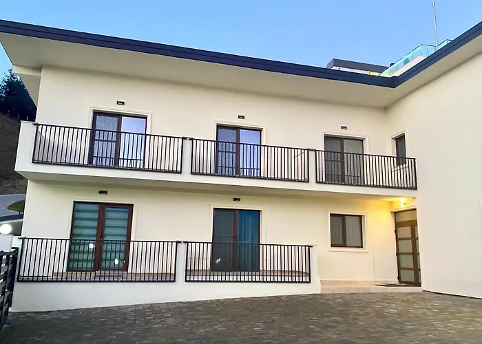 Alpin House Colibita Hotel